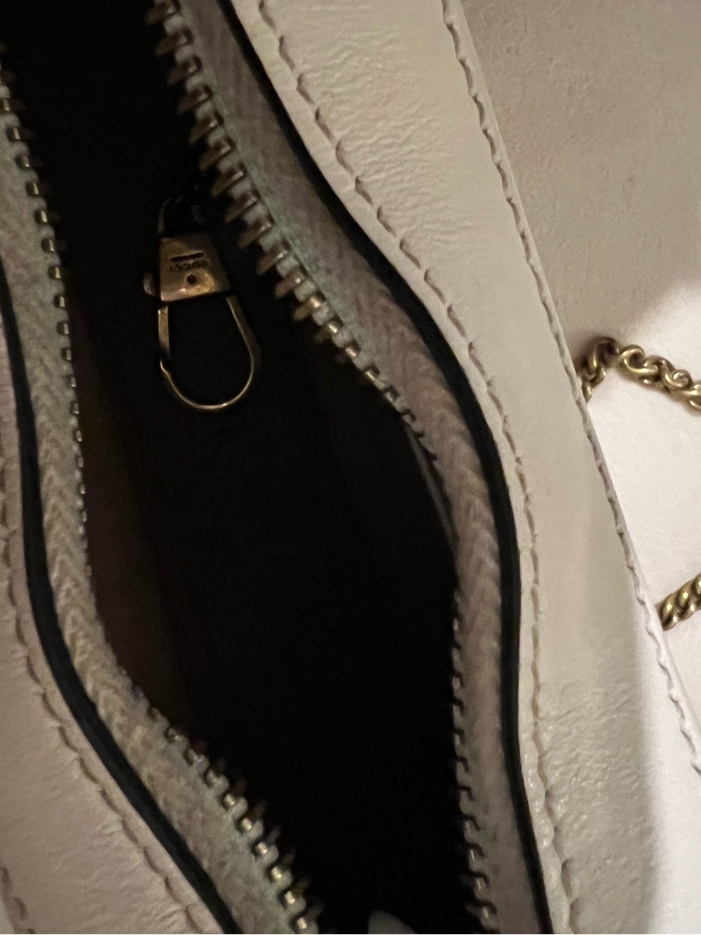 Gucci GG Marmont Small Shoulder Bag - Picture 6 of 7